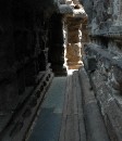 69 Shore Temple Hallway * 1986 x 2295 * (1.05MB)